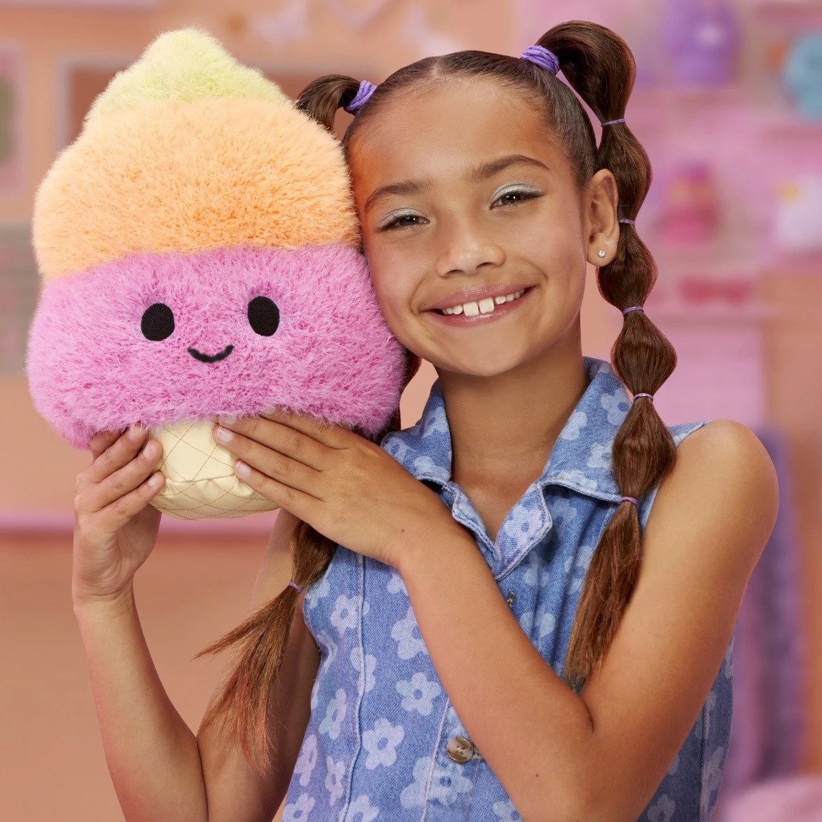 Lodër pelushi Fluffie Stuffiez nga MGA, model Akullore, shumëngjyrëshe, Large