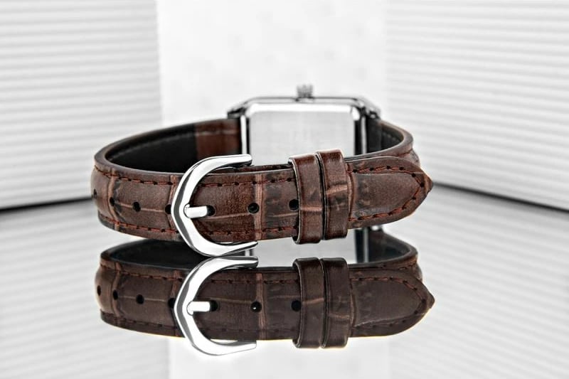 Orë dore për femra Casio, kafe