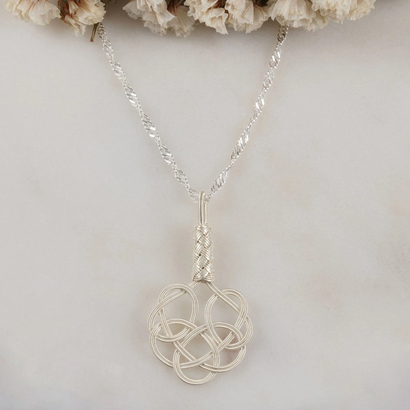 Varëse argjendi, Jumeon, 9574BYZ