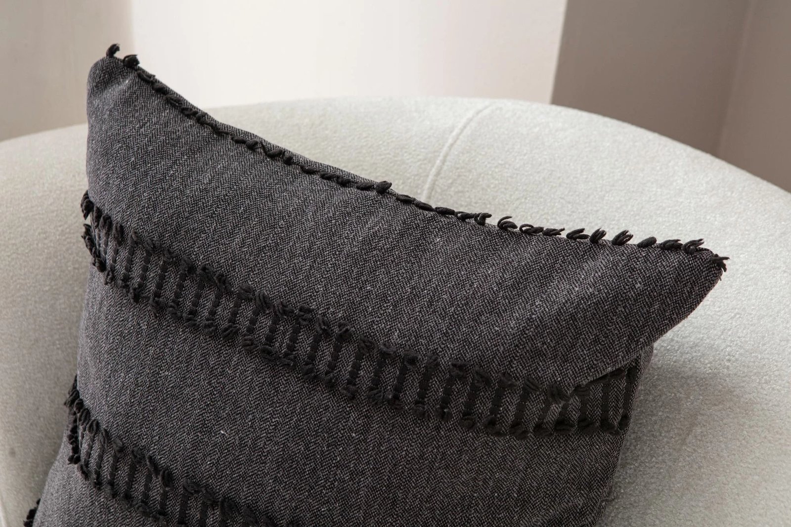 Jastëk mbulesë, ngjyrë e zezë, Evila Originals, Tuffet - Black v2, 43x43cm