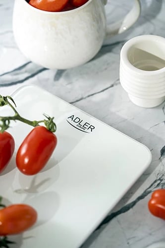 Peshore kuzhine, Adler, AD 3177, kapacitet 10kg, USB Type-C e rikarikueshme, platformë xhami 16x22cm, e bardhë