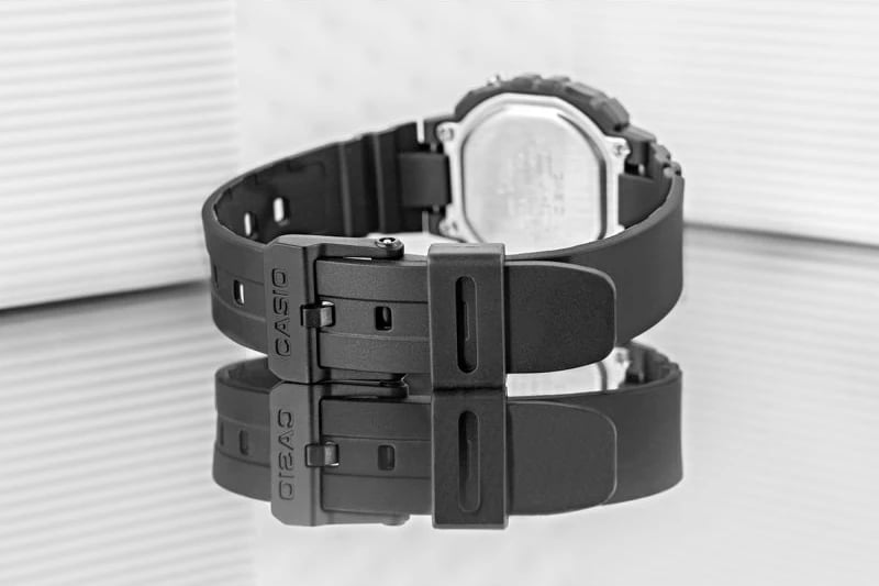 Orë dore digjitale për femra Casio, e zezë