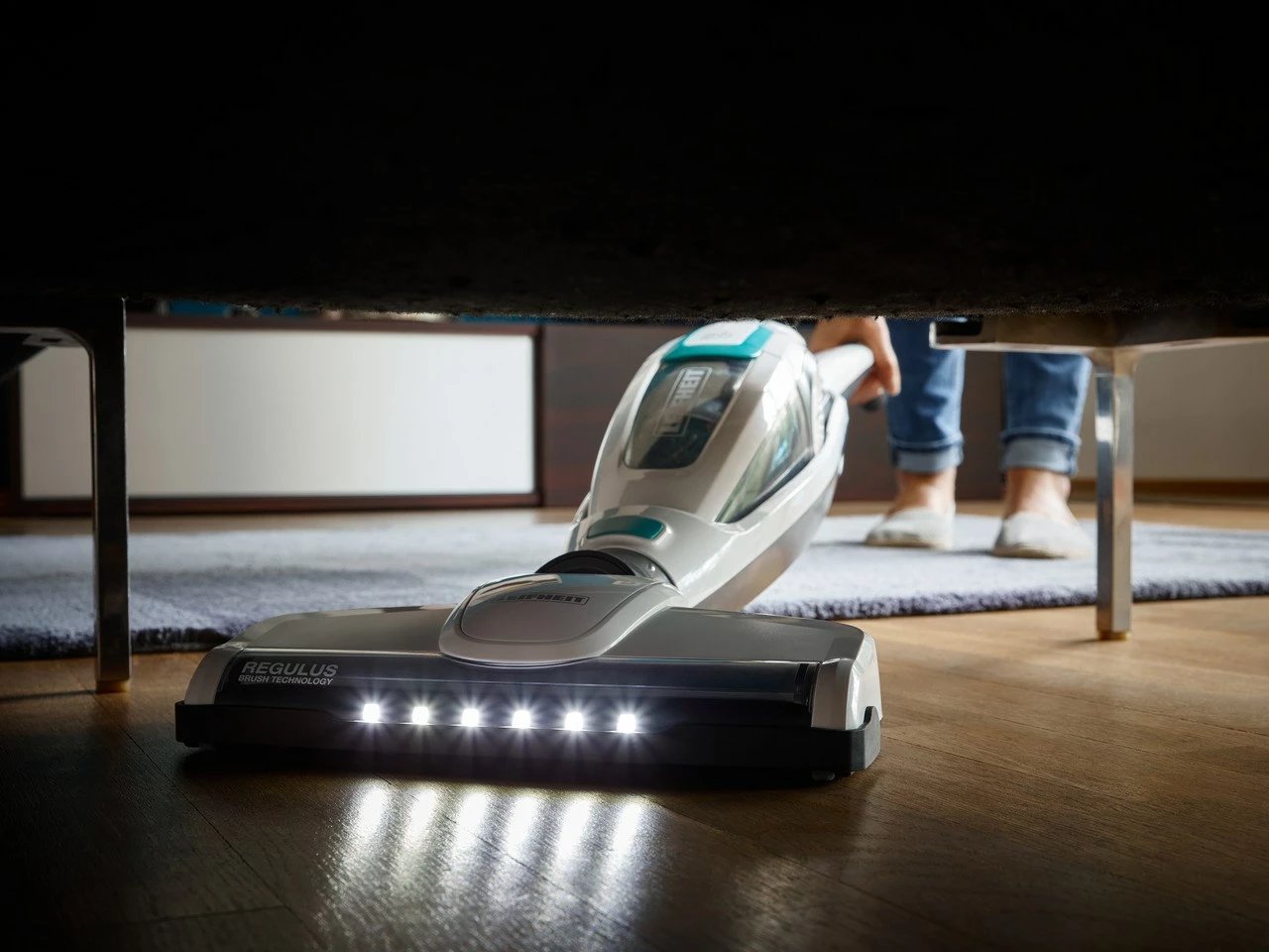 Fshesë elektrike pa kabllo Leifheit PowerVac 2in1, 20V, pa qese, bardhë/kaltër Fshesë elektrike pa kabllo Leifheit PowerVac 2in1, 20V, pa qese, bardhë/kaltër