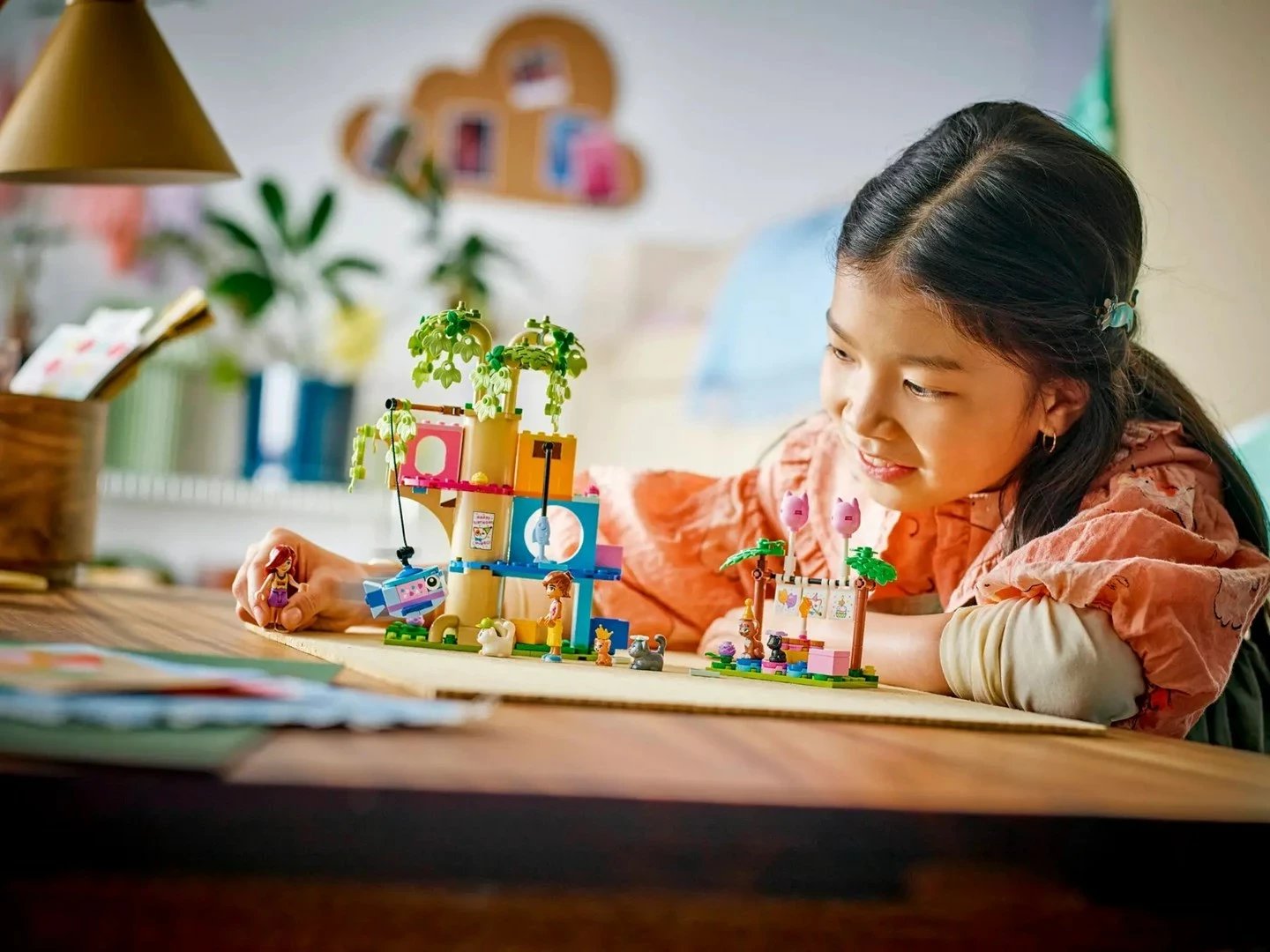 Set lodrash LEGO Friends 42666 Cat Birthday Party & Tree House, 321 pjesë
