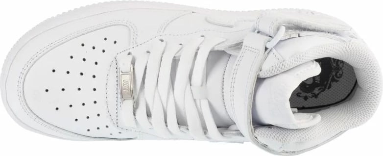 Atlete Nike për femra, të bardha