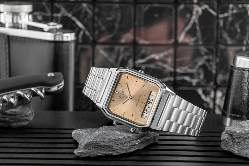 Orë dore për femra CASIO, argjend