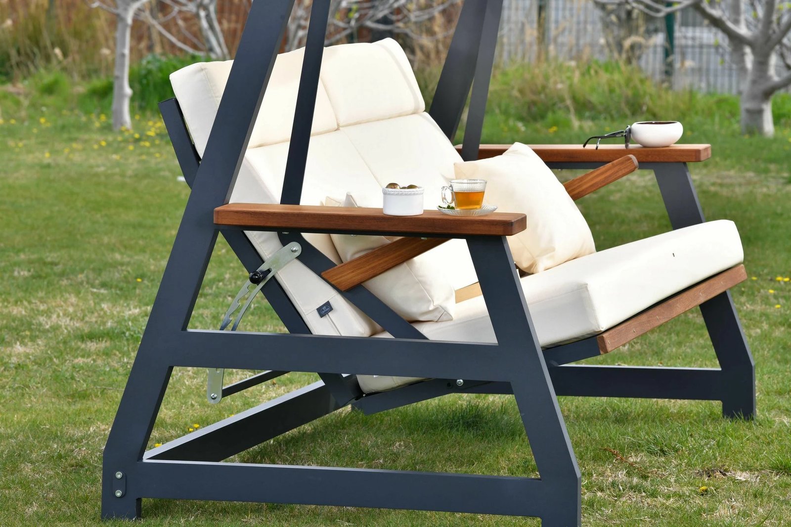 Karrige lëkundëse treshe për kopsht, Skye Decor Nova 2400, bezhë