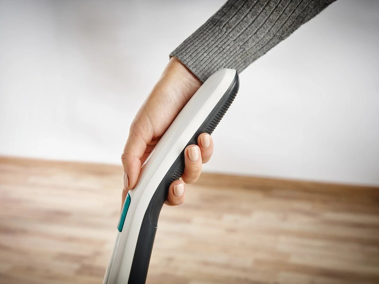 Fshesë elektrike pa kabllo Leifheit PowerVac 2in1, 20V, pa qese, bardhë/kaltër Fshesë elektrike pa kabllo Leifheit PowerVac 2in1, 20V, pa qese, bardhë/kaltër