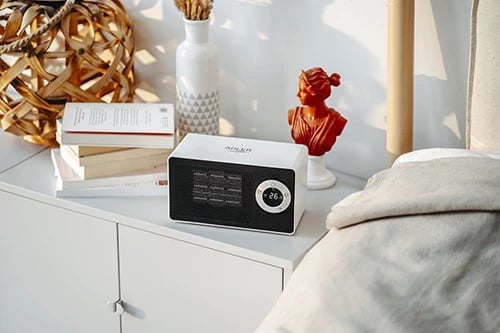 Ngrohës ventilator keramik, Adler, AD 7746, 1000W, LCD, timer 1-8h, rregullim 10-49°C, dy nivele 700W/1000W, i zi/i bardhë