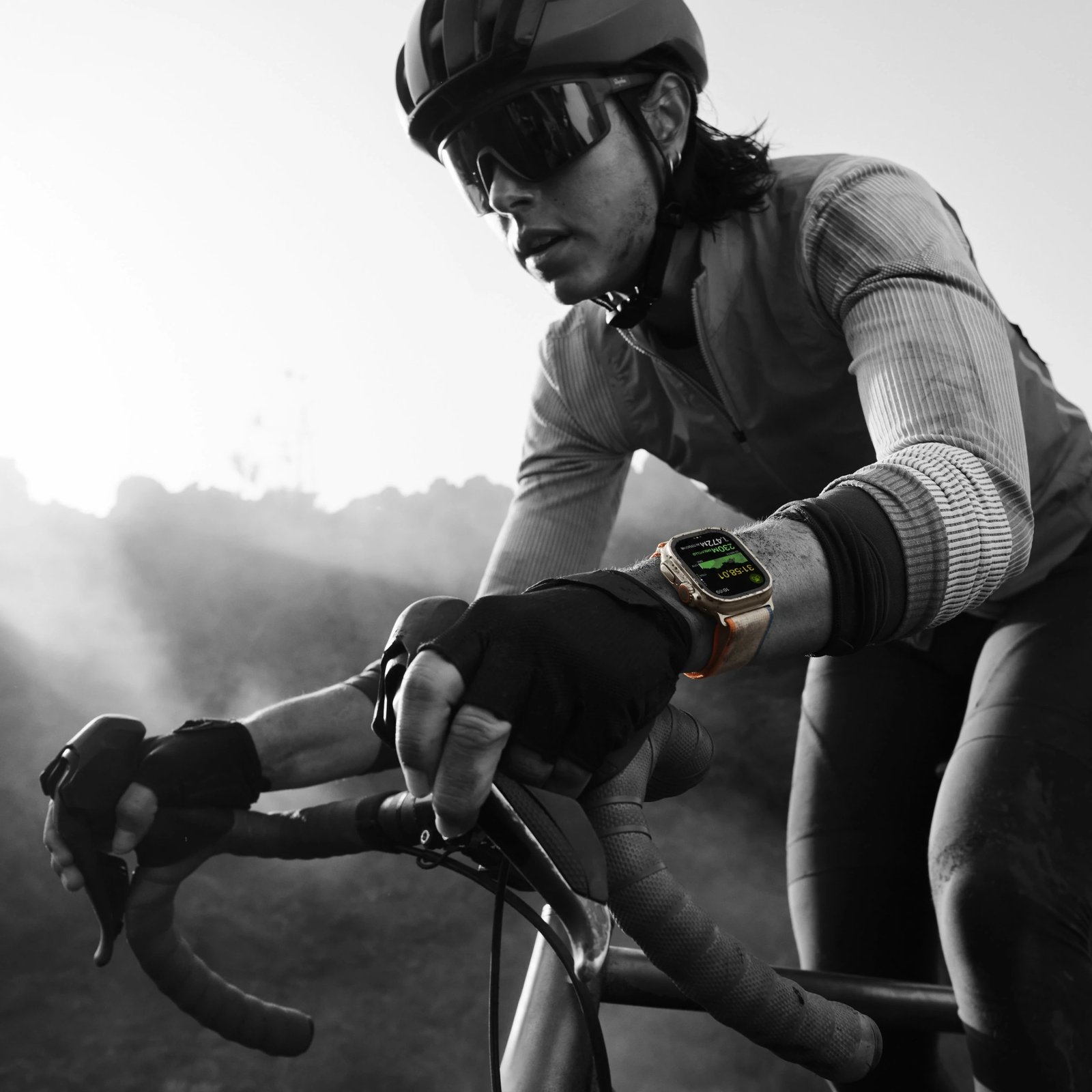 Smartwatch Apple Watch Ultra 2, OLED, 64 GB, GPS, kafe/purpurt