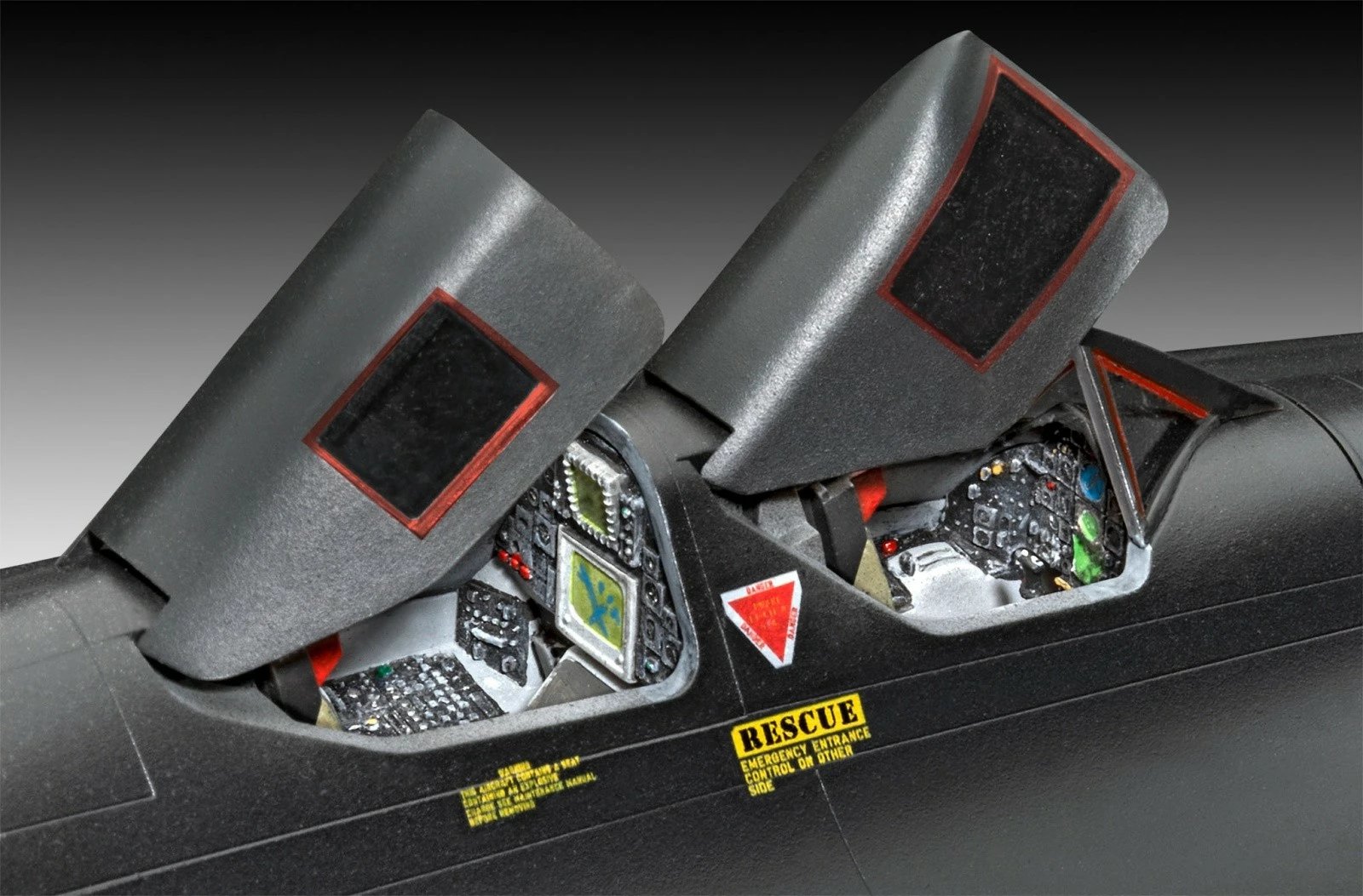 Model plastik Revell Lockheed SR-71 Blackbird 1:48, 206 pjesë, i zi