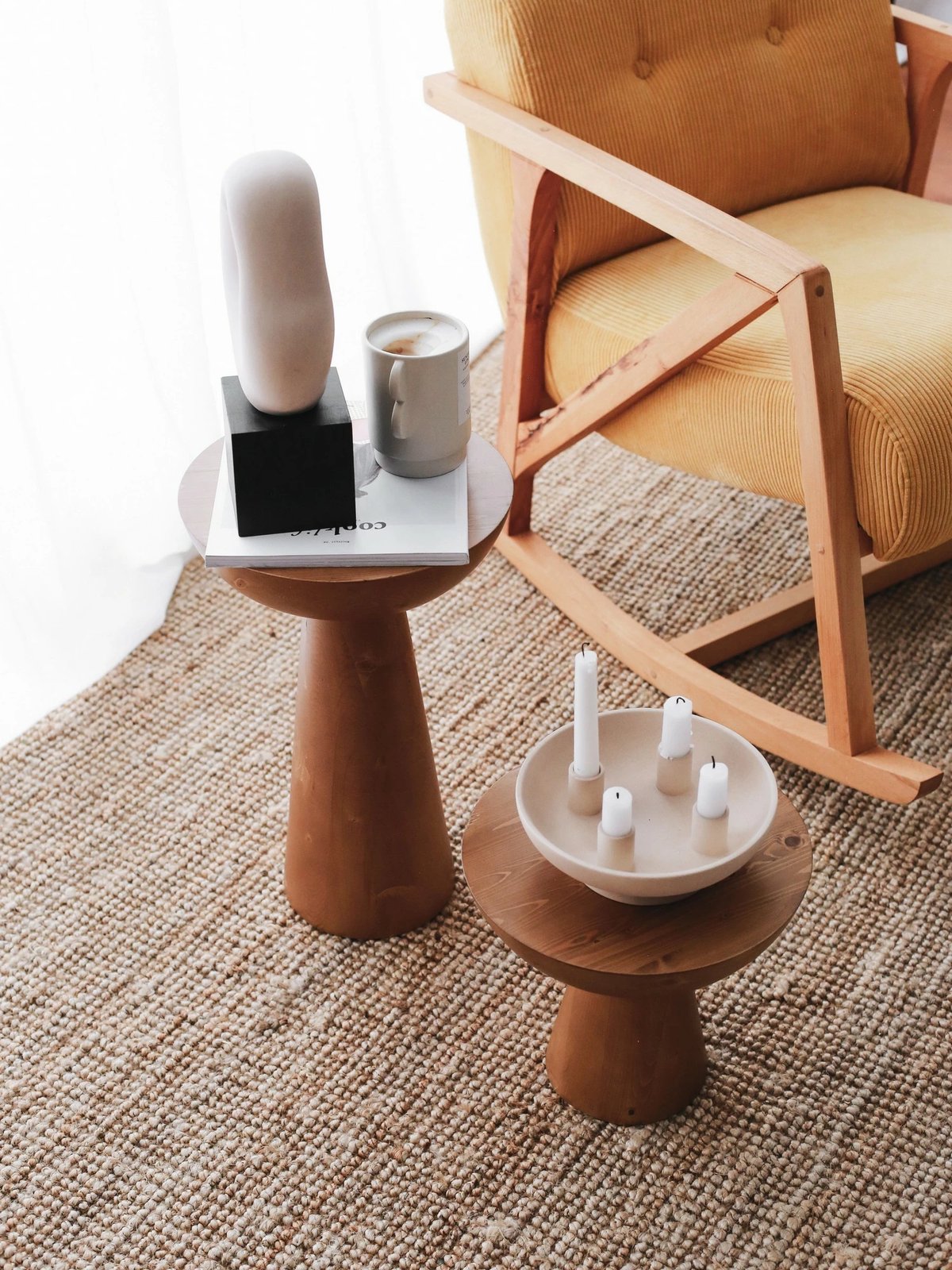 Karrige sallon me krahë, kadife, ngjyrë e verdhë, Nini Sallanan