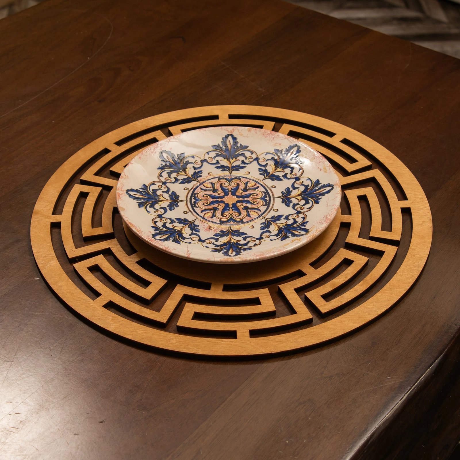 Set nënshimesh druri për tavolinë (4 copë), Hermia, Labirint, ngjyrë mjaltë