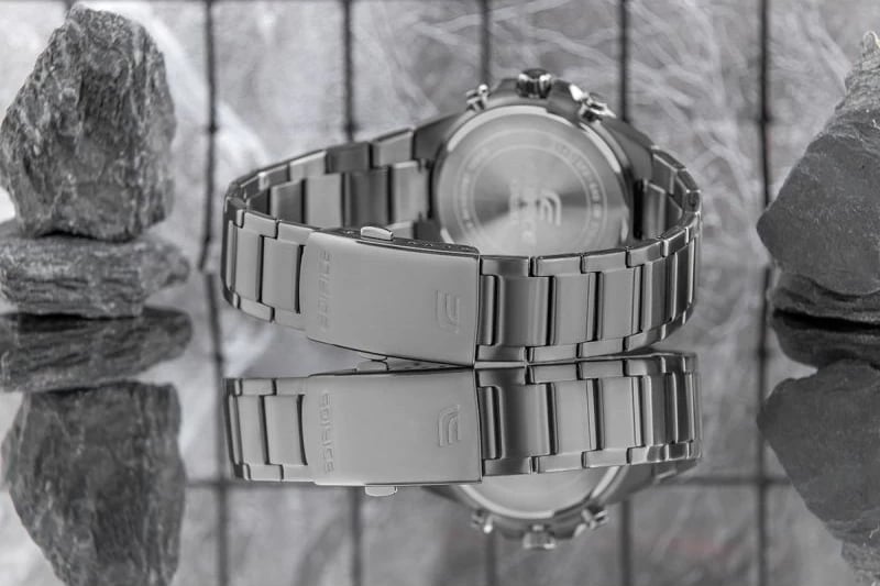 Orë dore për meshkuj Casio Edifice, titaniume