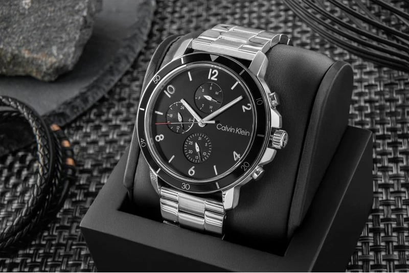 Orë dore sport për meshkuj Calvin Klein, e zezë