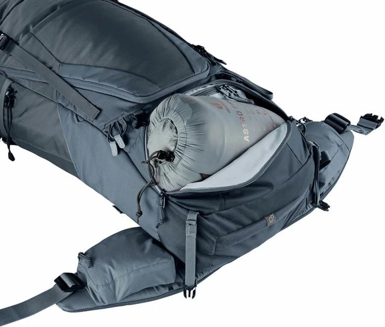 Çantë shpine Deuter, për femra dhe meshkuj, e zezë Çantë shpine Deuter, për femra dhe meshkuj, e zezë