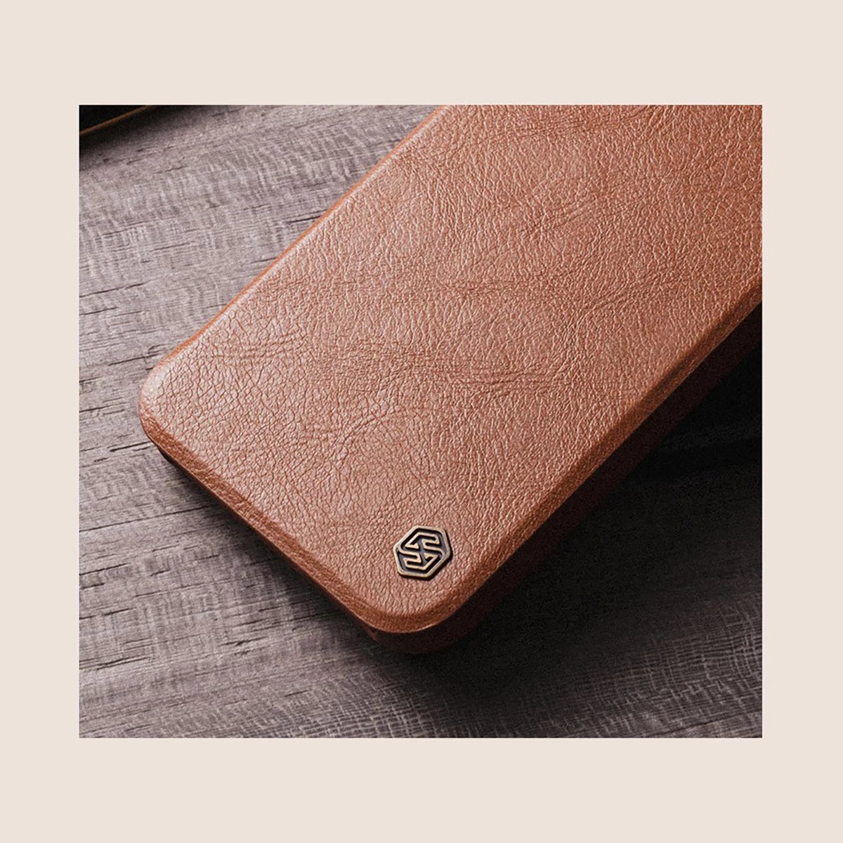Mbështjellës Nillkin Qin Leather Pro Case për Samsung Galaxy S22+, me kapak dhe mbrojtës kamere, i zi