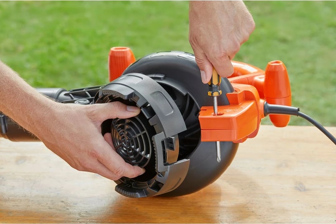 Fshesë me vakum dhe fryrëse gjethe BLACK+DECKER BEBLV260, 2600 W, 40L, E zezë