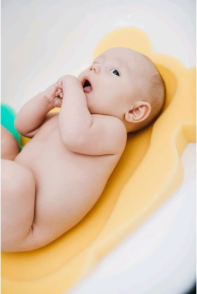 Jastëk shkumë për banjë bebe, New Baby, BASIC Maxi Ari, 58 cm, e verdhë