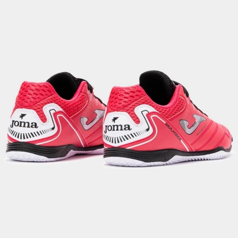 Atlete futbolli Joma, rozë