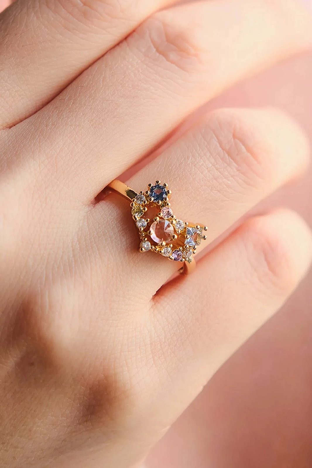 Unazë Jumeon, ngjyrë ari, gur zirkon, e rregullueshme