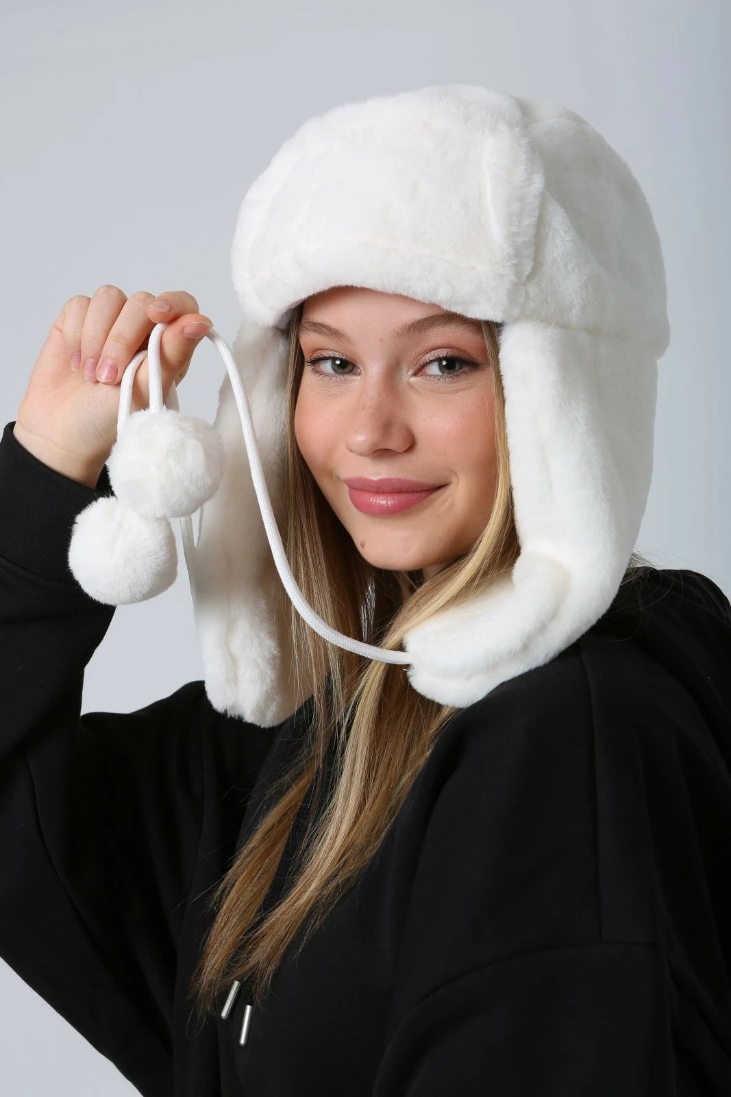 Beretë për gra, ngjyrë ecru, Bere1103