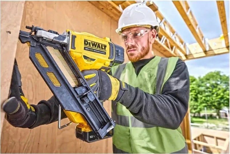 Nailer DeWalt DCN930N-XJ, 18V, e zezë