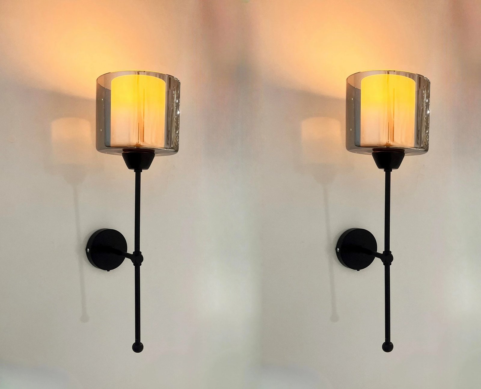 Llambë muri Opviq, 8881-2, metal dhe xham, ngjyrë e zezë