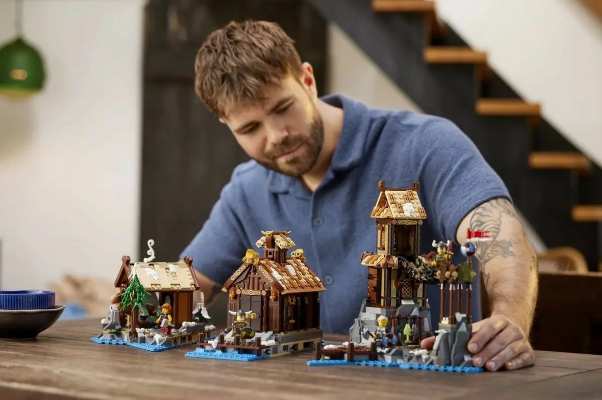 Set ndërtimi LEGO Viking Village 21343, 2103 pjesë, për të rritur, shumëngjyrësh