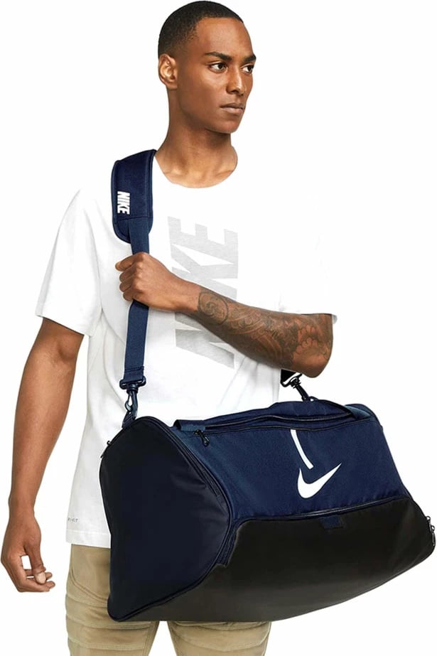 Çantë sportive Nike për të dy gjinitë, navy Çantë sportive Nike për të dy gjinitë, navy