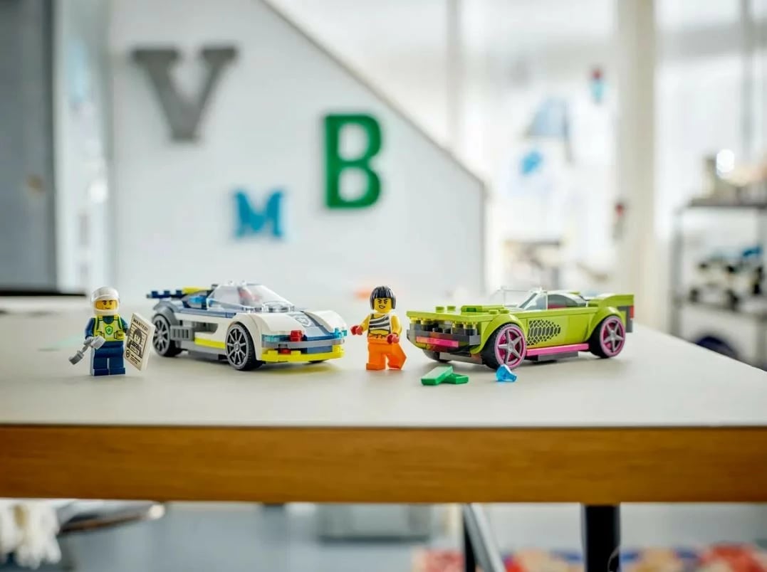 Set LEGO City 60415, makinë policie dhe muscle car, 213 pjesë, për fëmijë, shumëngjyrëshe Set LEGO City 60415, makinë policie dhe muscle car, 213 pjesë, për fëmijë, shumëngjyrëshe