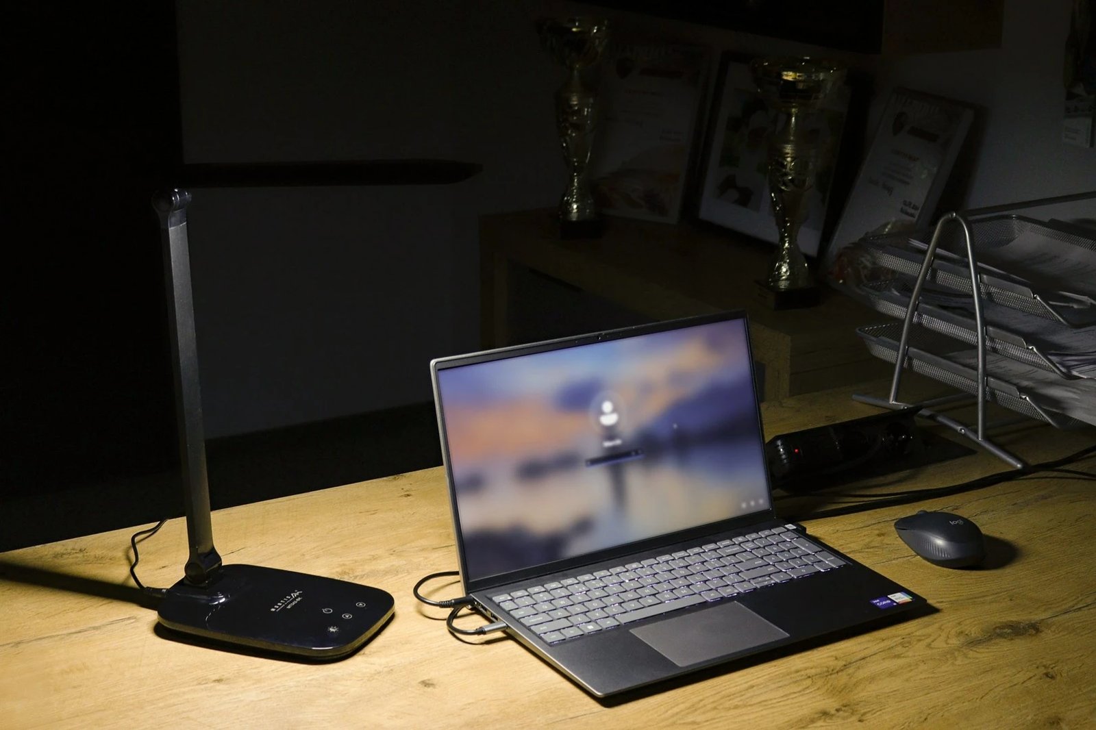 Llambë tavoline Montis MT042-BK, LED, 5.7 W, e zezë