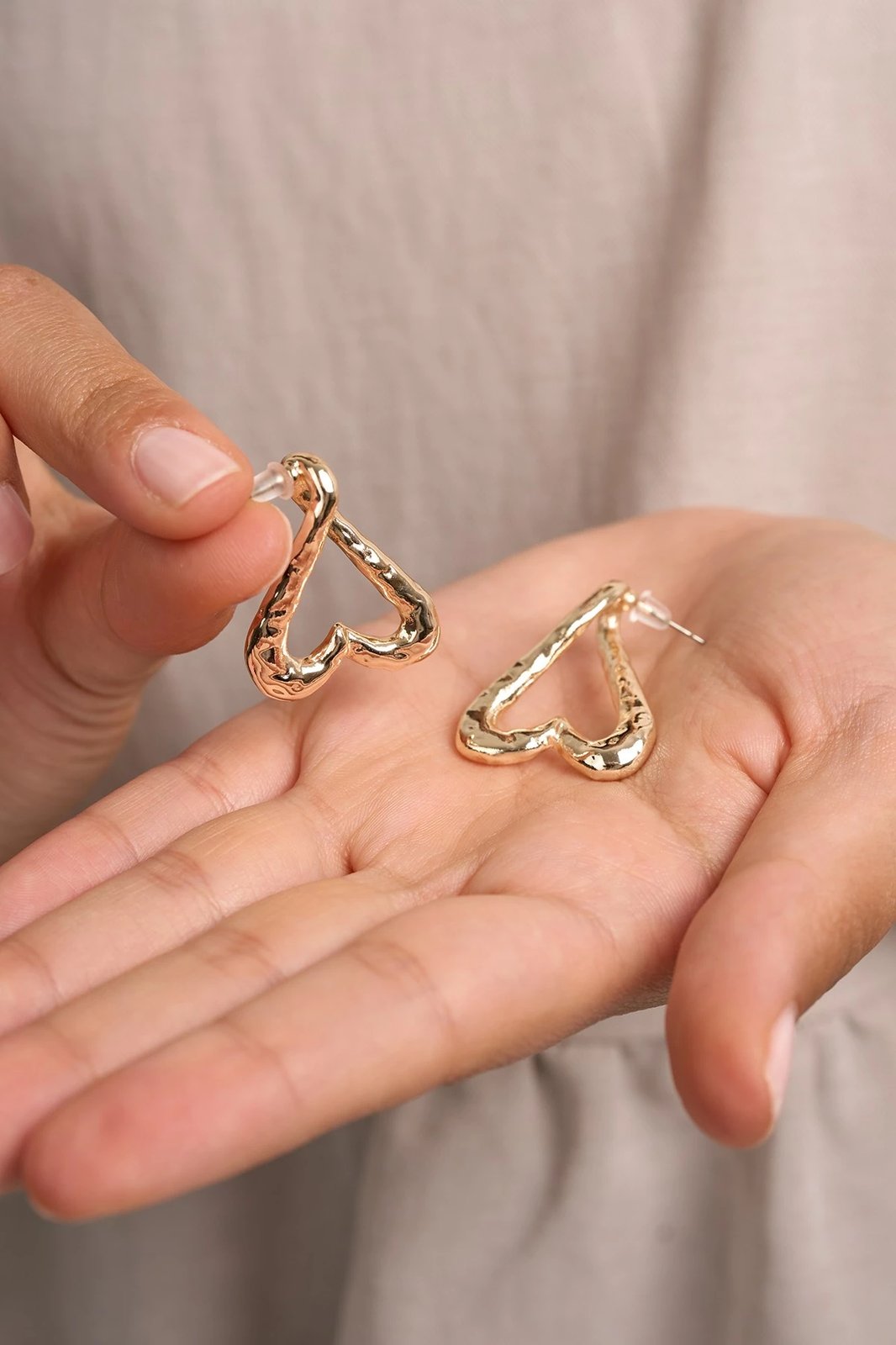 Vathë metalik ngjyrë ari, formë zemre, ELKGC68360