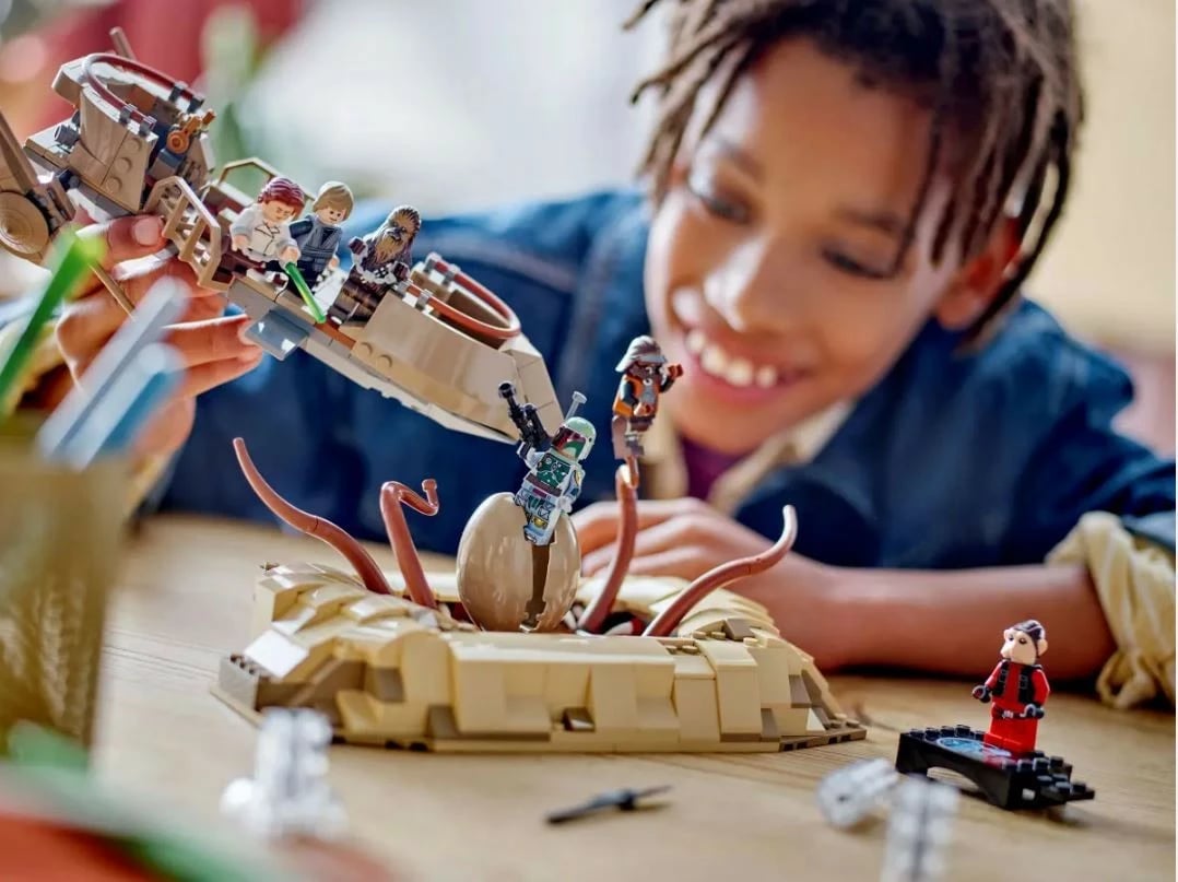 Set LEGO Star Wars 75396 Desert Skiff & Sarlacc Pit, 558 pjesë