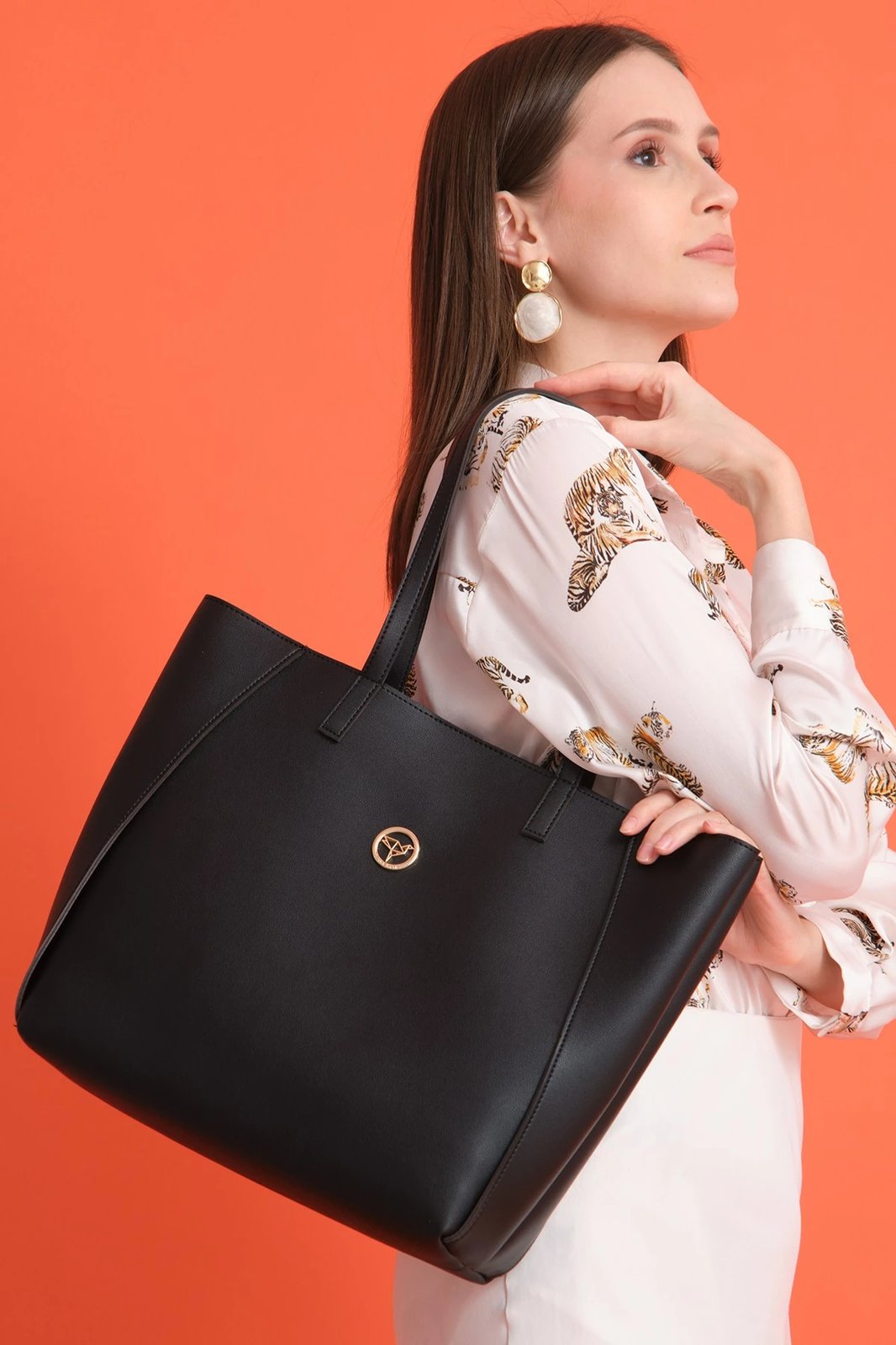 Çantë shpatulle e madhe, ngjyrë e zezë, Zoozie Bags Sofia