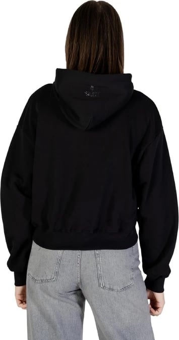 Duks femra County Of Milan, i zi