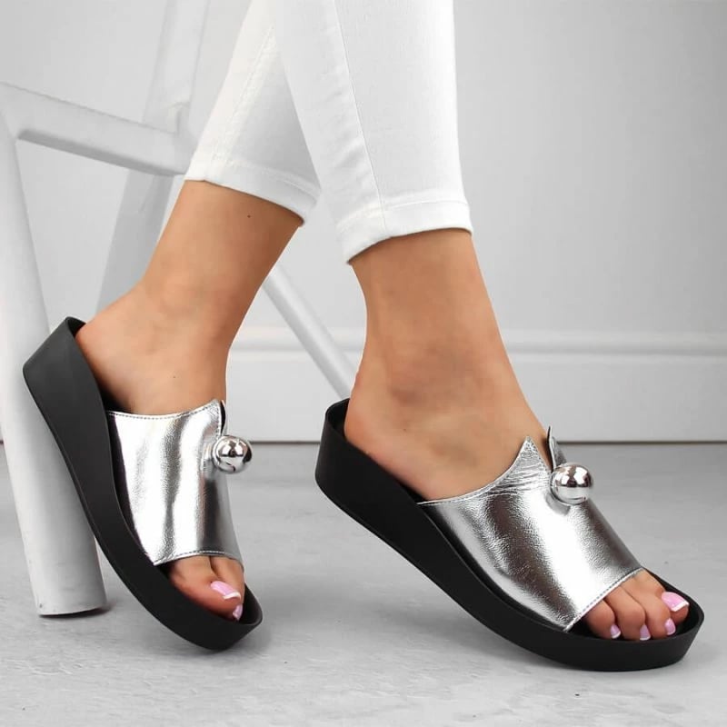 Sandale të mbyllura për femra Sabatina, bezhë