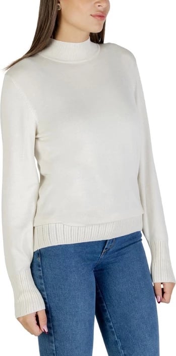 Xhemper femra Ichi i bardhë