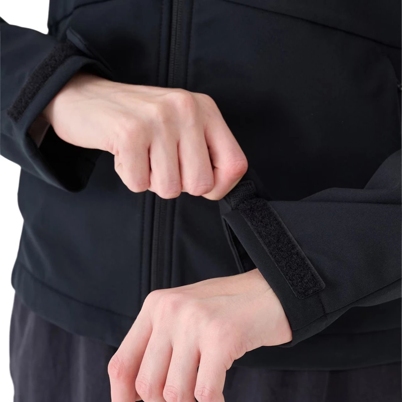 Jakne softshell për femra 4F, e zezë