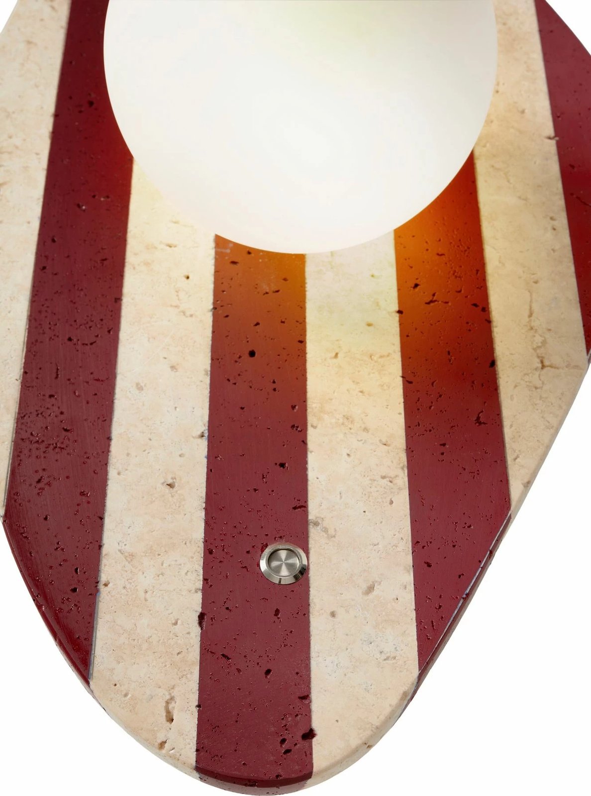 Llambë muri Opviq, Push, trup travertini, kapak qelqi, bezhë, e bardhë, e kuqe