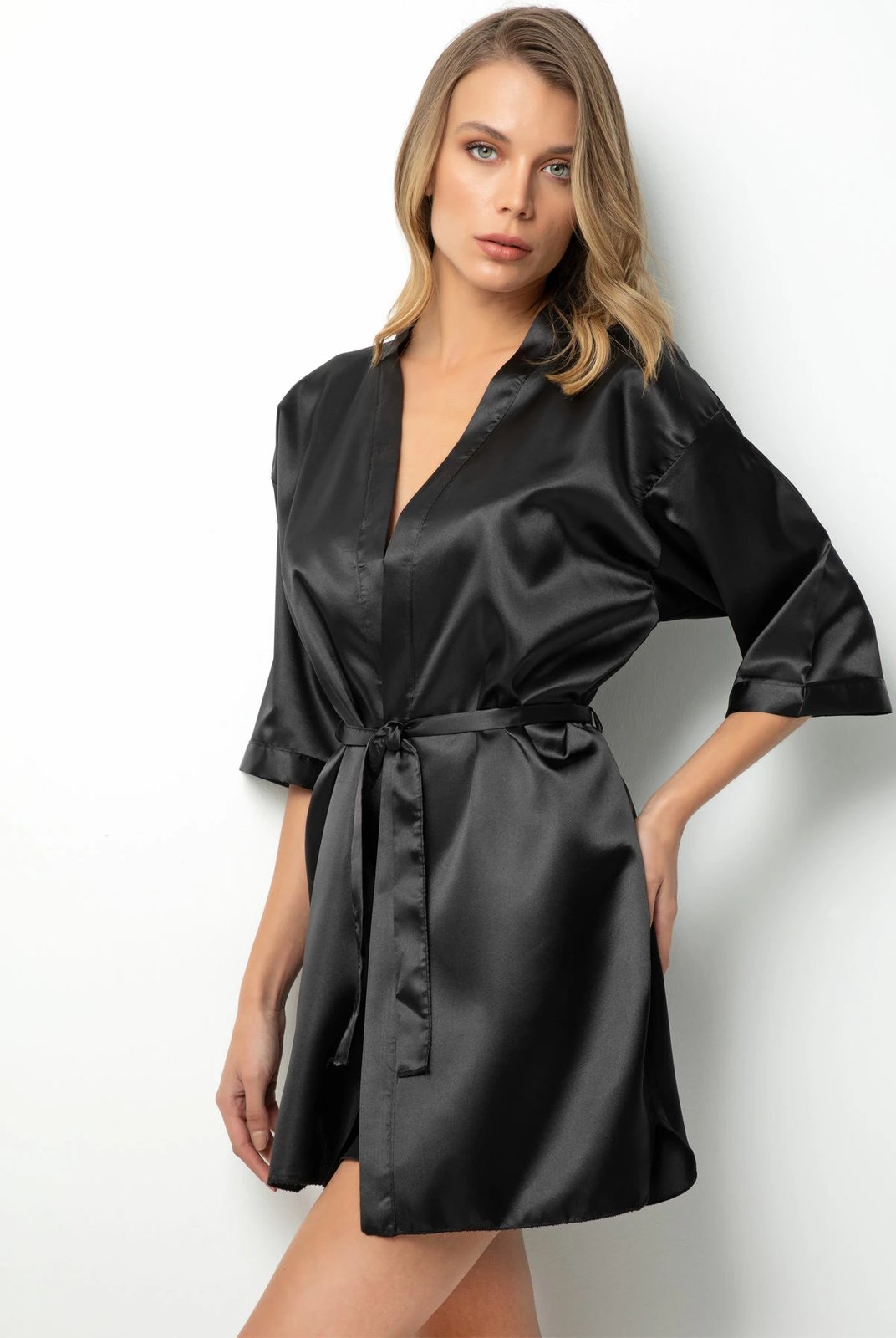 Pallto mëngjesi Jumeon, e zezë, 001-018050