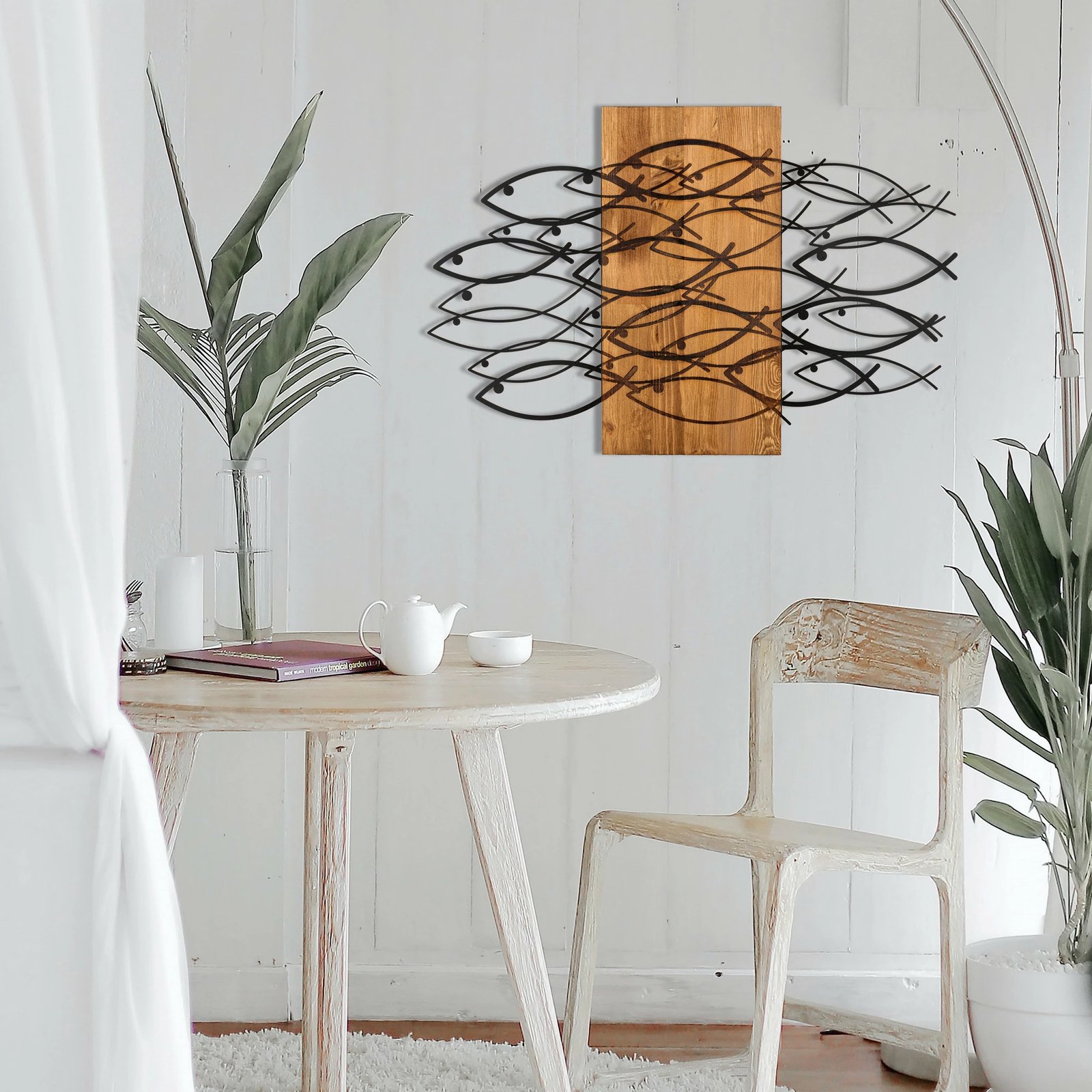 Aksesor dekorativ muri prej druri dhe metali, peshq, ngjyrë e zezë dhe arre, 87x58cm