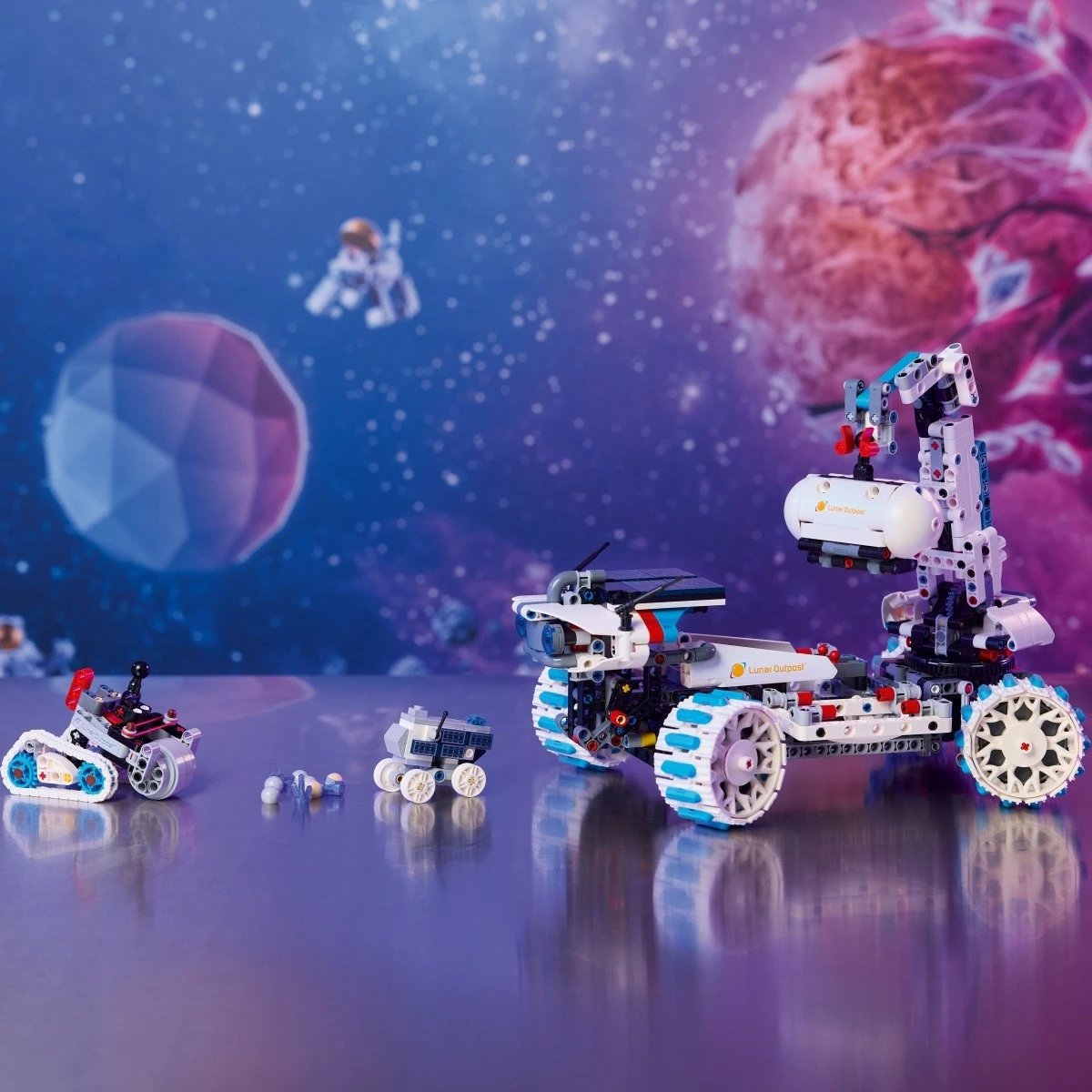 Set ndërtimi LEGO Technic 42211 Lunar Outpost Moon Rover, 1082 pjesë