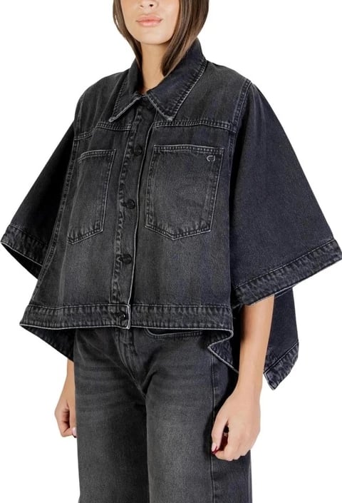 Jakne Colcci femra e zezë