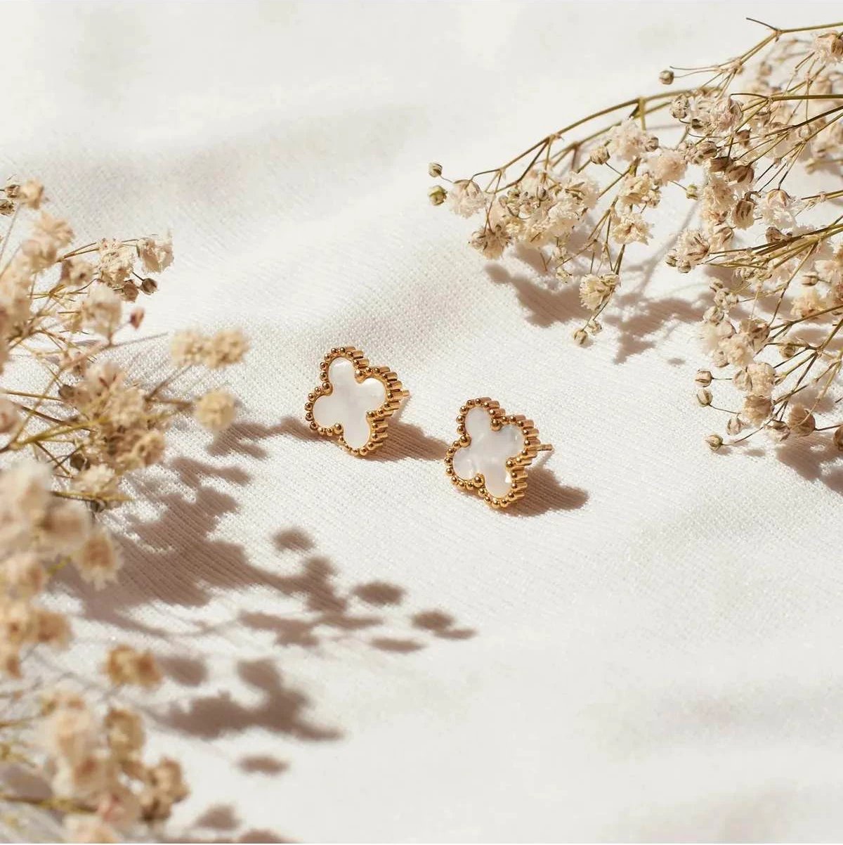 Vathë Jumeon, ngjyrë ari, sedef, model kup