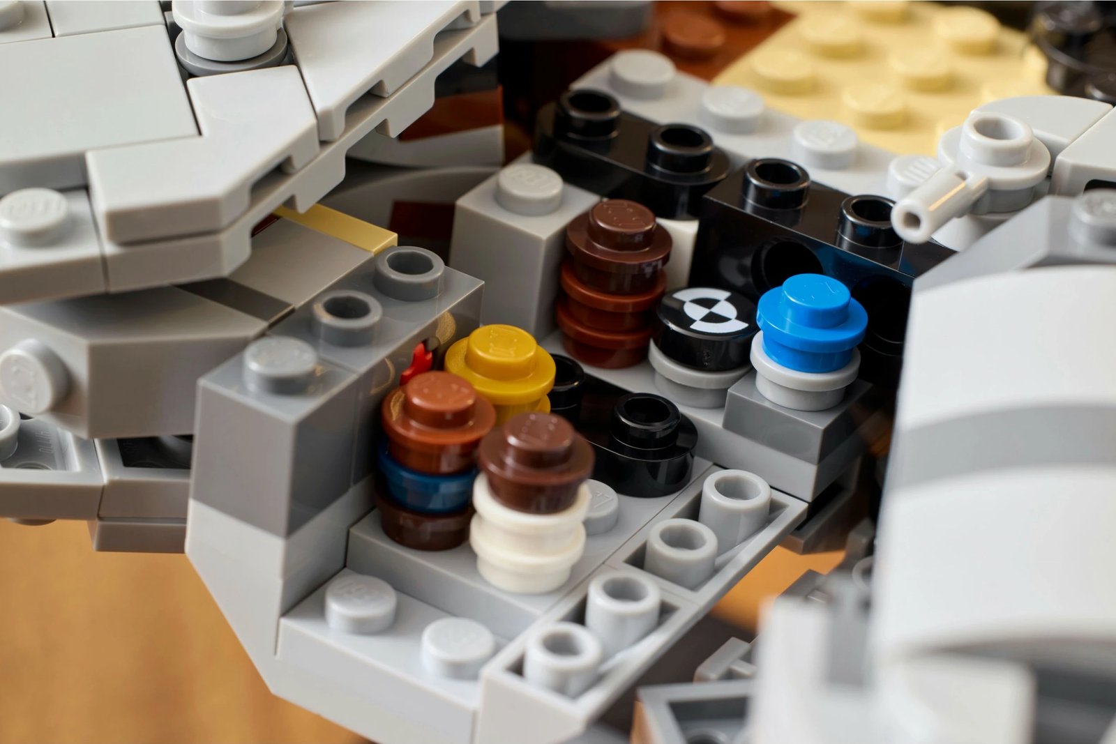 Set ndërtimi LEGO Millennium Falcon, 18 vjet, Plastik, 921 pjesë, shumëngjyrësh Set ndërtimi LEGO Millennium Falcon, 18 vjet, Plastik, 921 pjesë, shumëngjyrësh