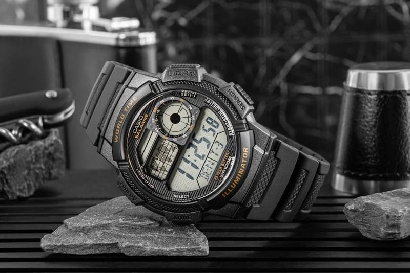 Orë dore për meshkuj Casio, e zezë