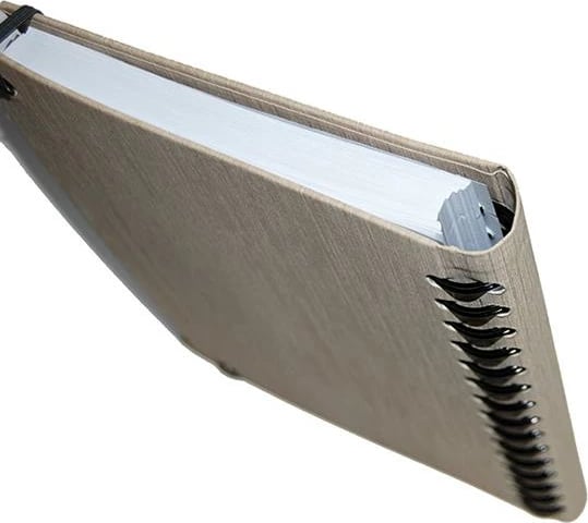 Bllok shënimesh Next me spirale të fshehur 21x29cm 5 lëndë, 175 faqe, Gri e errët me elastik