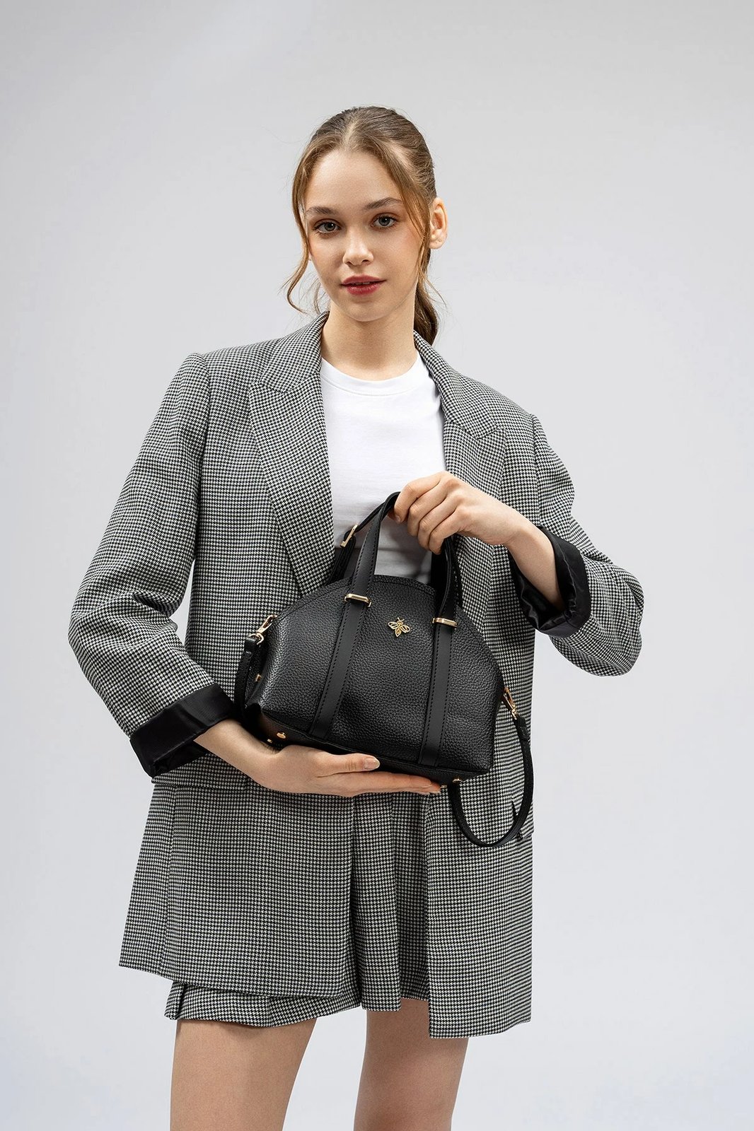 Çantë dore Lucky Bees, e zezë, 1233 Ros - Black