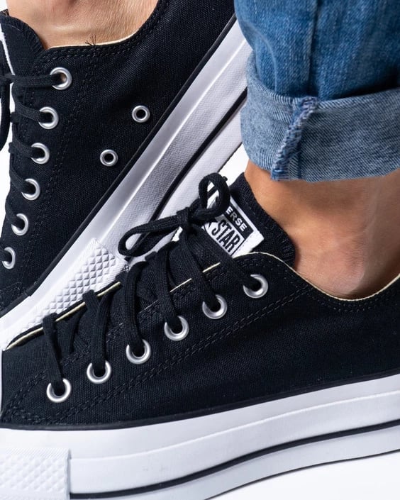 Atlete femra Converse, të zeza